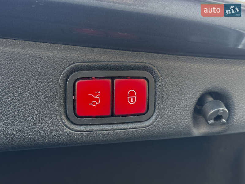 Седан Mercedes-Benz E-Class 2018 в Киеве фото 43 Седан Mercedes-Benz E-Class 2018 в Киеве