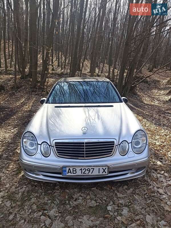 Седан Mercedes-Benz E-Class 2003 в 