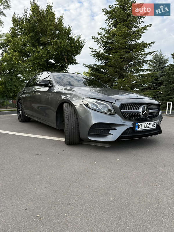 Седан Mercedes-Benz E-Class 2018 в Днепре