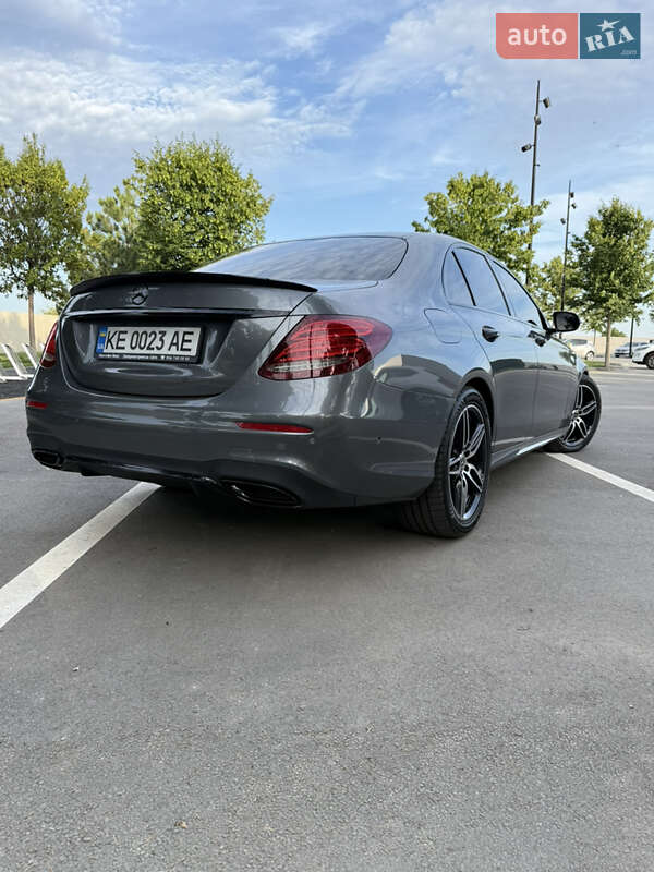 Седан Mercedes-Benz E-Class 2018 в Днепре