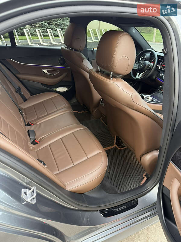 Седан Mercedes-Benz E-Class 2018 в Днепре