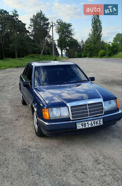 Седан Mercedes-Benz E-Class 1987 в 