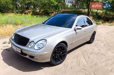 Седан Mercedes-Benz E-Class 2004 в Дніпрі