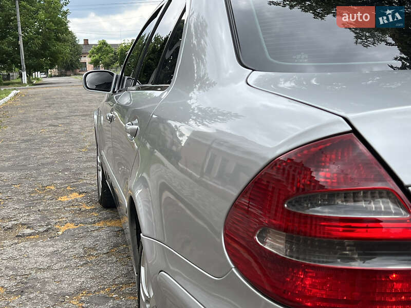 Седан Mercedes-Benz E-Class 2004 в Кіцмані