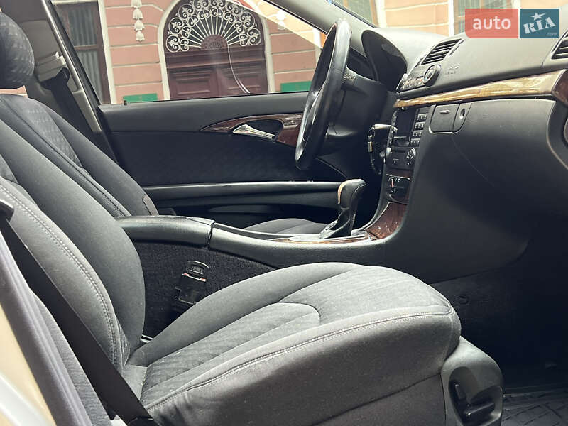 Седан Mercedes-Benz E-Class 2004 в Кіцмані