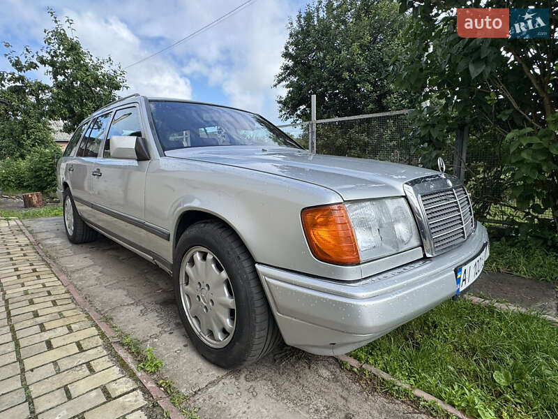 Mercedes-Benz E-Class 1988