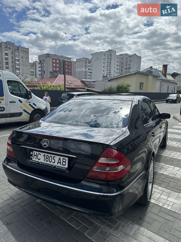 Седан Mercedes-Benz E-Class 2004 в Львове