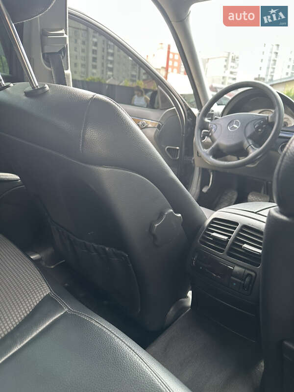 Седан Mercedes-Benz E-Class 2004 в Львове