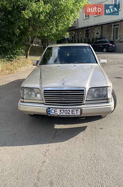 Седан Mercedes-Benz E-Class 1993 в 