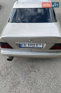 Седан Mercedes-Benz E-Class 1993 в 