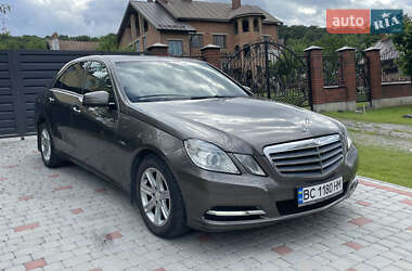 Седан Mercedes-Benz E-Class 2012 в Львове