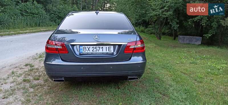 Седан Mercedes-Benz E-Class 2011 в Славуте