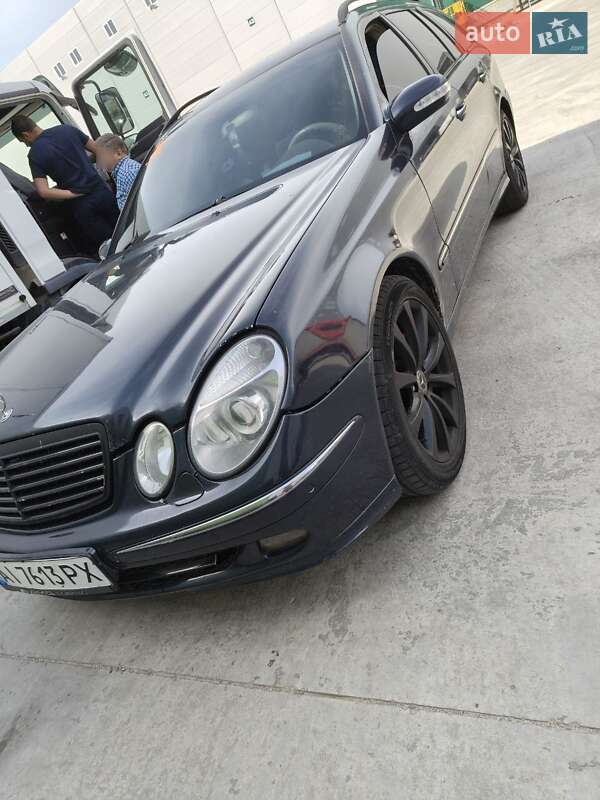 Mercedes-Benz E-Class 2004