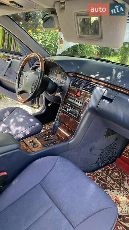 Седан Mercedes-Benz E-Class 1999 в Белой Церкви