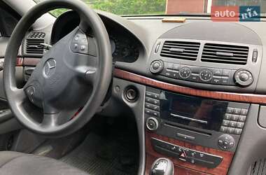Седан Mercedes-Benz E-Class 2005 в 