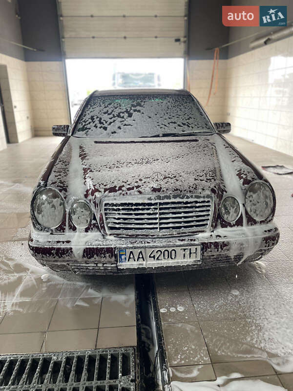 Mercedes-Benz E-Class 1996