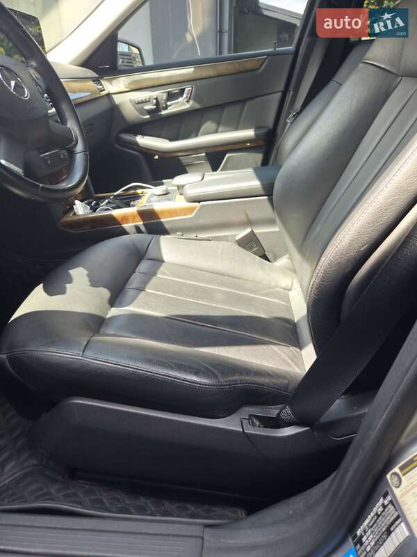 Седан Mercedes-Benz E-Class 2010 в Киеве