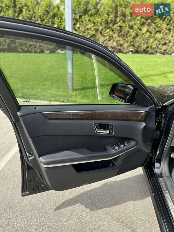 Седан Mercedes-Benz E-Class 2010 в Киеве