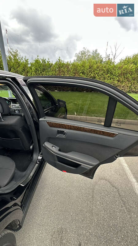 Седан Mercedes-Benz E-Class 2010 в Киеве