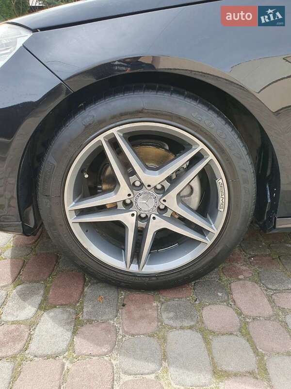 Седан Mercedes-Benz E-Class 2012 в Львове