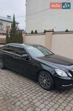 Седан Mercedes-Benz E-Class 2012 в 