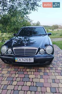 Седан Mercedes-Benz E-Class 2001 в 