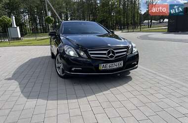 Купе Mercedes-Benz E-Class 2012 в 