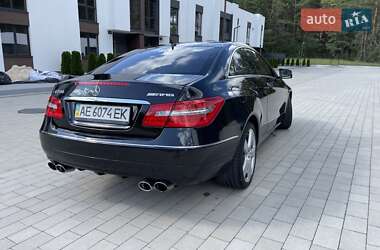 Купе Mercedes-Benz E-Class 2012 в 