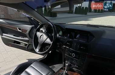 Купе Mercedes-Benz E-Class 2012 в 