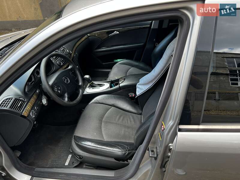 Седан Mercedes-Benz E-Class 2004 в Одессе