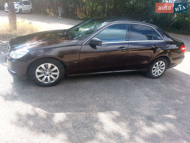 Седан Mercedes-Benz E-Class 2012 в Черкассах