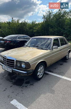 Седан Mercedes-Benz E-Class 1984 в Харькове