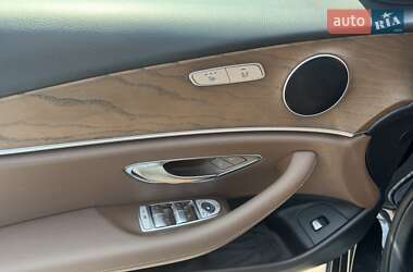 Седан Mercedes-Benz E-Class 2017 в 
