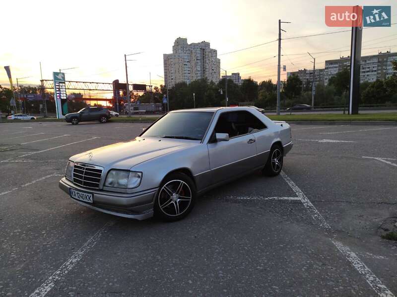 Купе Mercedes-Benz E-Class 1993 в Києві