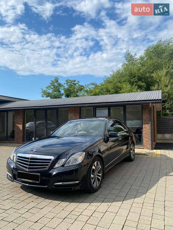 Седан Mercedes-Benz E-Class 2012 в Ужгороде