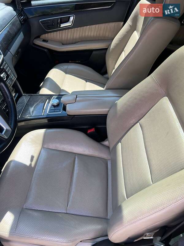 Седан Mercedes-Benz E-Class 2012 в Ужгороде