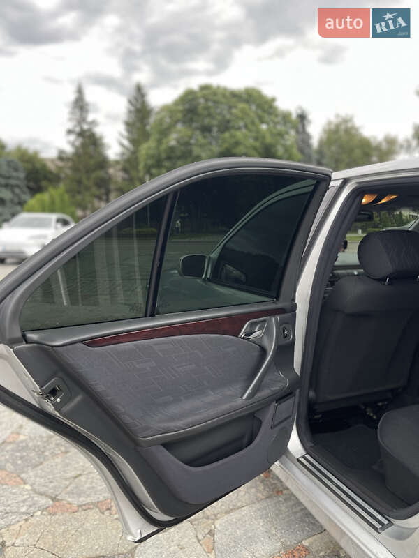 Седан Mercedes-Benz E-Class 2000 в Кременчуці