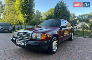 Седан Mercedes-Benz E-Class 1989 в Жовкве