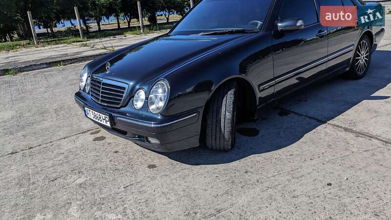 Седан Mercedes-Benz E-Class 2000 в Києві