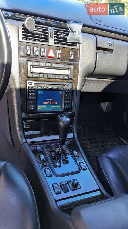 Седан Mercedes-Benz E-Class 2000 в Києві