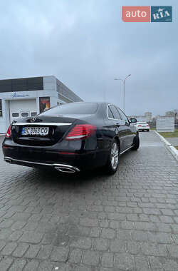Седан Mercedes-Benz E-Class 2017 в Львове