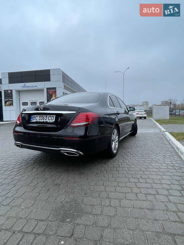 Седан Mercedes-Benz E-Class 2017 в Львові