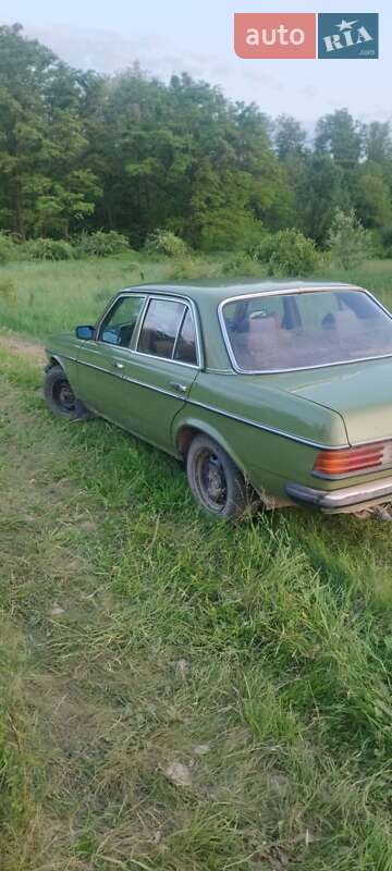 Седан Mercedes-Benz E-Class 1979 в Виннице