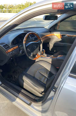 Седан Mercedes-Benz E-Class 2002 в 