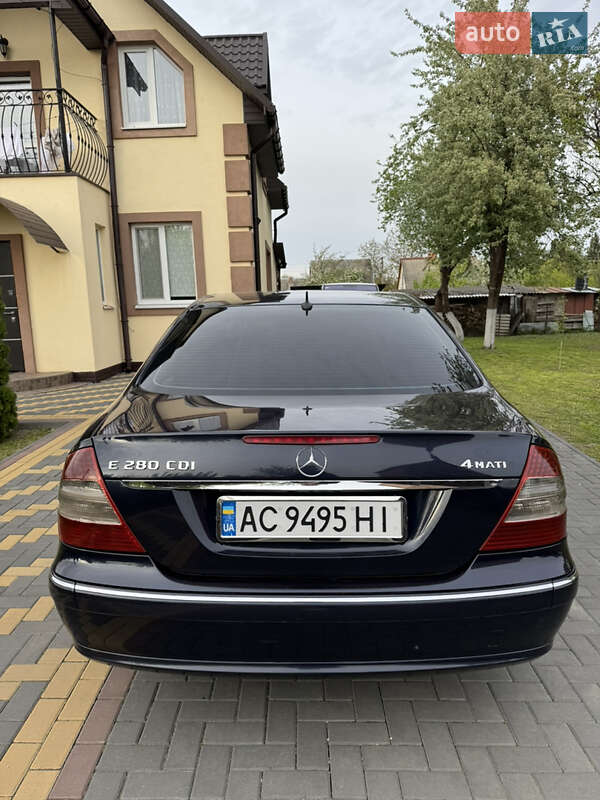 Седан Mercedes-Benz E-Class 2005 в Луцке