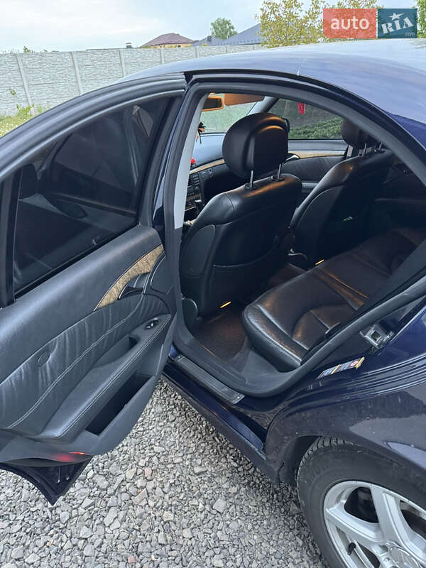 Седан Mercedes-Benz E-Class 2005 в Луцке