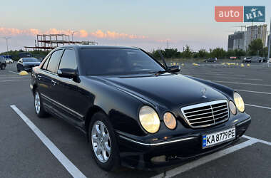 Седан Mercedes-Benz E-Class 2002 в Киеве