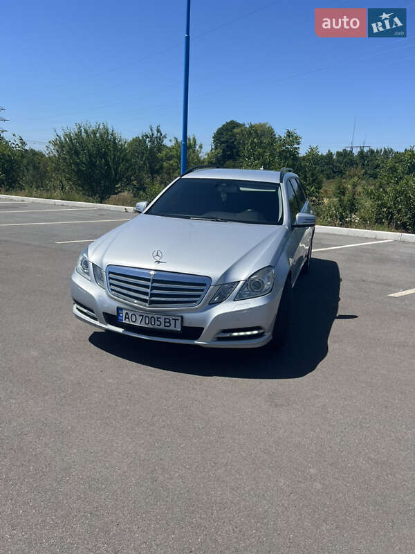Универсал Mercedes-Benz E-Class 2012 в Ужгороде
