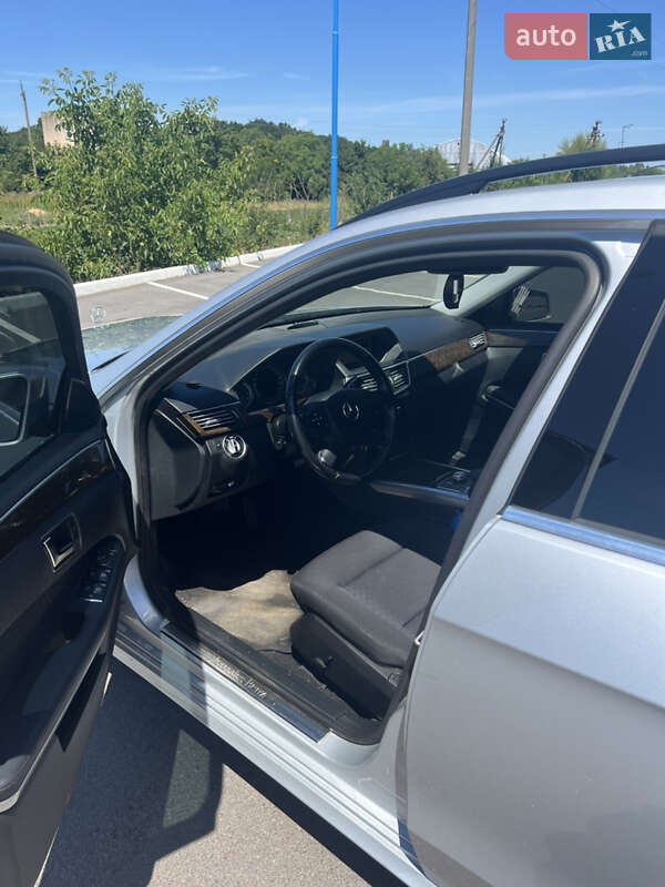 Универсал Mercedes-Benz E-Class 2012 в Ужгороде