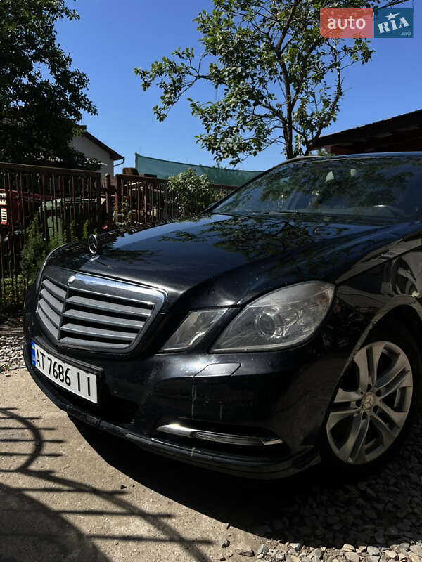 Універсал Mercedes-Benz E-Class 2012 в Івано-Франківську
